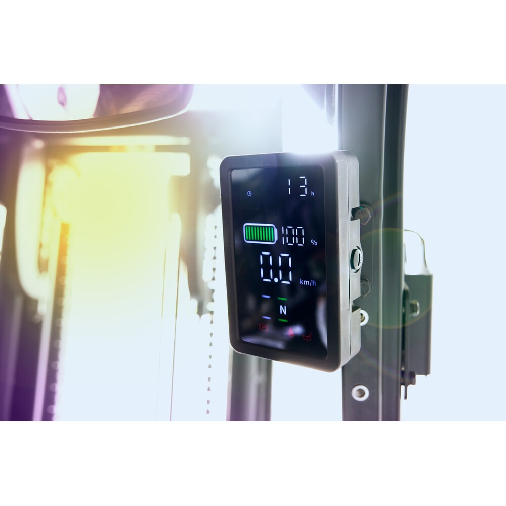 Productafbeelding nr. 5: AntOn door Jungheinrich elektrische heftruck CBH 3.0 met drievoudige telescoop hefmast, hefhoogte 4.800 mm, draagvermogen 3.000 kg, weerbeschermingscabine Eco, inclusief externe lader 80 V, 100 A, CEE, 5-pins