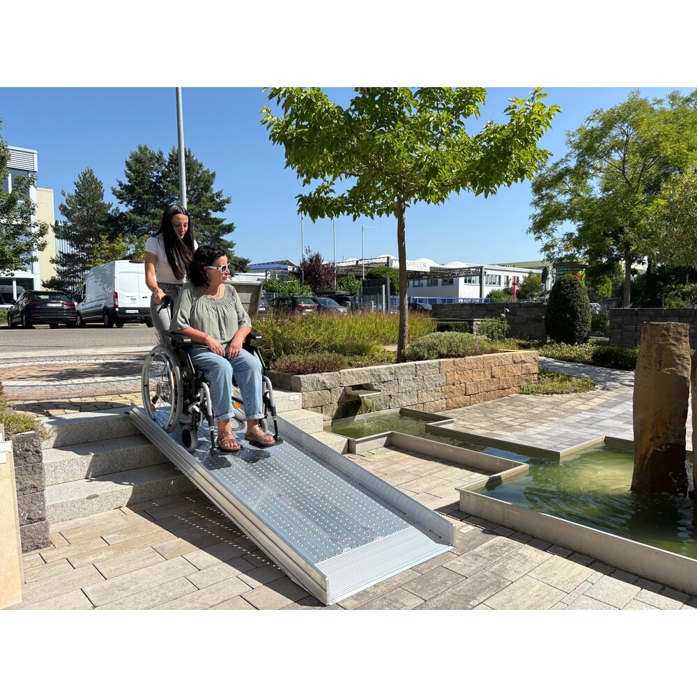 N° de l'image du produit 5 : Rampe passe-câbles avec bavette d’appui, capacité de charge 400 kg, l x L 800 x 1 500 mm