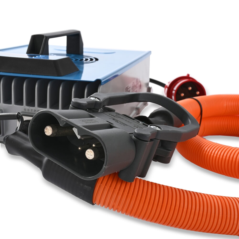 Productafbeelding nr. 6: Externe lader D400, 80 V, 60 A, CEE rood 32A, 5-pins - 3P+N+E voor AntOn by Jungheinrich elektrische heftruck CBH 2.0