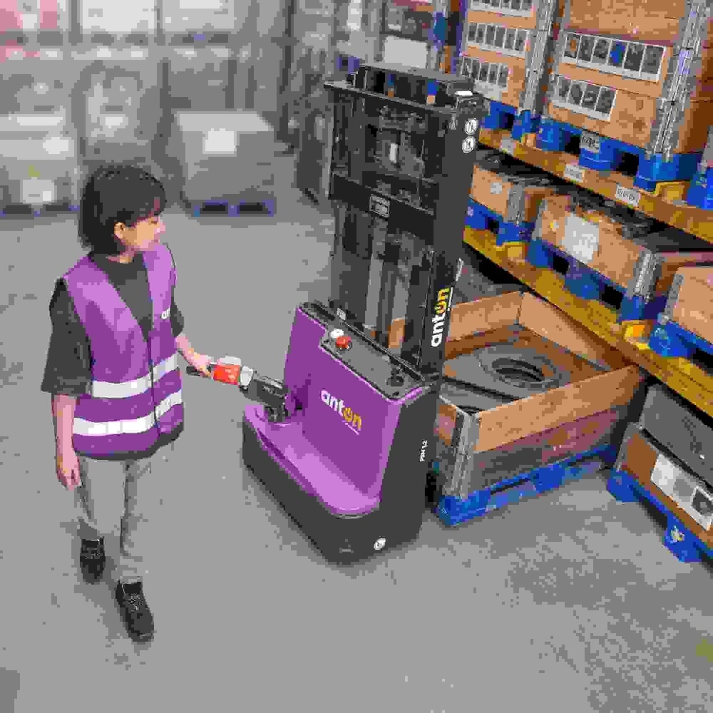Productafbeelding nr. 12: AntOn by Jungheinrich elektrische stapelaar PSM 1.2, met tweevoudige telescoop hefmast, draagvermogen 1.200 kg, hefhoogte 2.522 mm