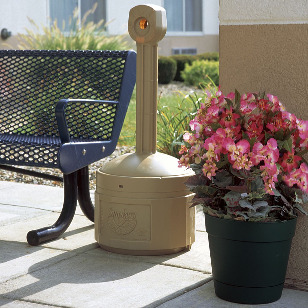 N° de l'image du produit 6 : Cendrier colonne de sécurité Justrite®, auto-extinguible, 15 litres, beige