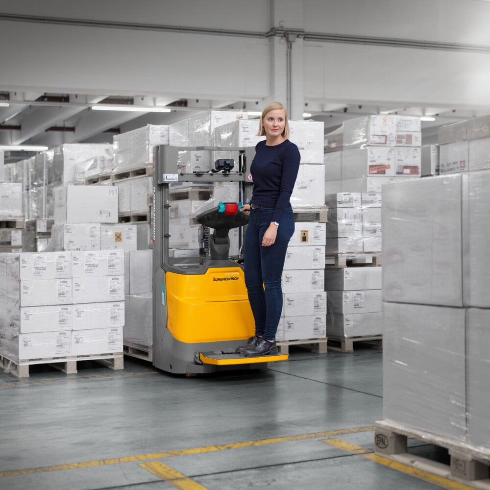 Productafbeelding nr. 7: Jungheinrich elektrische stapelaar ERC 112zi ZT met staplatform, tweevoudige telescoop hefmast, hefhoogte 3.600 mm, draagvermogen 1.200 kg, proportionele hydraulica, duolift