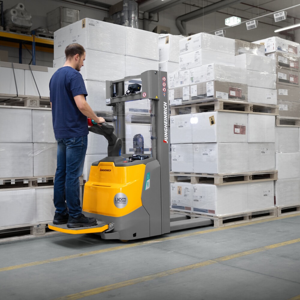 Productafbeelding nr. 10: Jungheinrich elektrische stapelaar ERC 112zi ZT met staplatform, tweevoudige telescoop hefmast, hefhoogte 3.600 mm, draagvermogen 1.200 kg, proportionele hydraulica, duolift