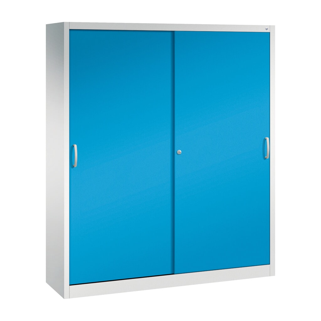 Armoire à portes coulissantes d’atelier C+P avec 8 tablettes, H x l x P 1 950 x 1 600 x 400 mm, cloison de séparation, gris clair, bleu clair Illustration du produit: Armoire à portes coulissantes d’atelier C+P avec 8 tablettes, H x l x P 1 950 x 1 600 x 400 mm, cloison de séparation, gris clair, bleu clair