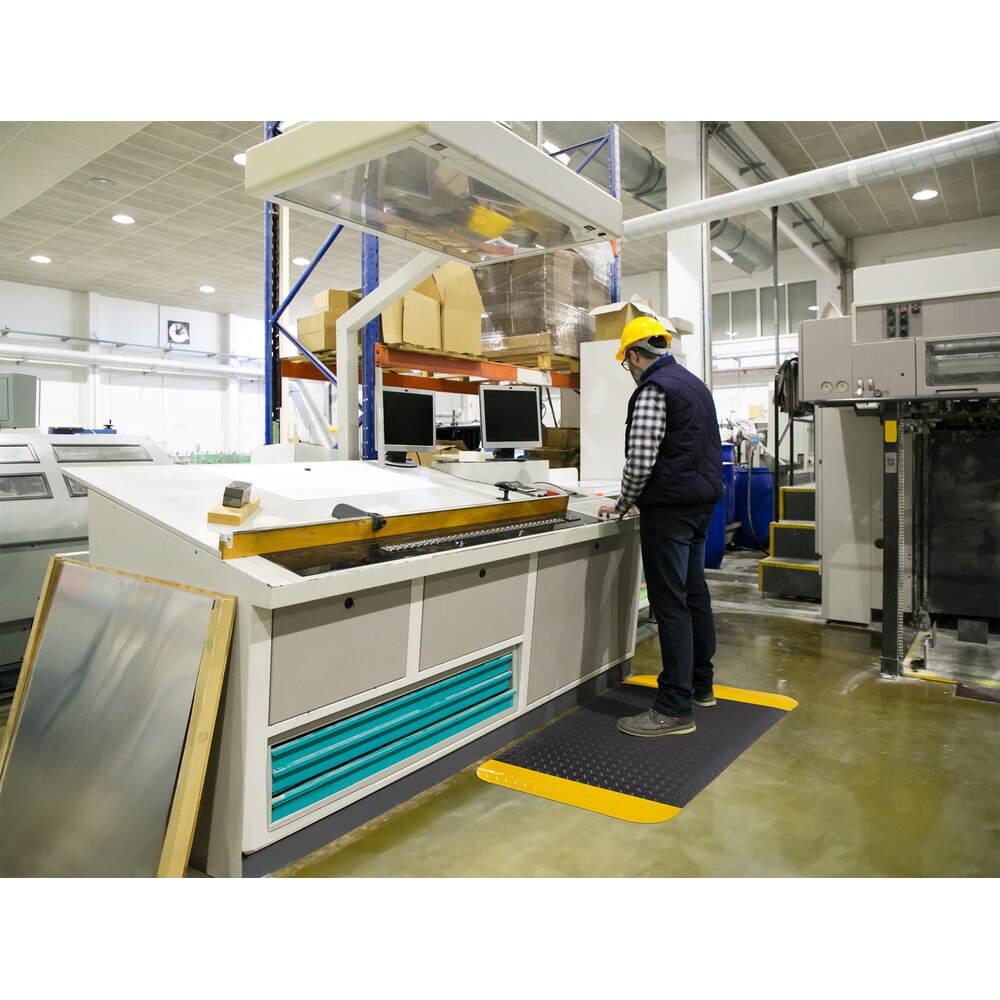 N° de l'image du produit 4 : Tapis anti-fatigue COBA Deckplate ReGen70, bi-couche, noir/jaune, l × L 600 x 900 mm