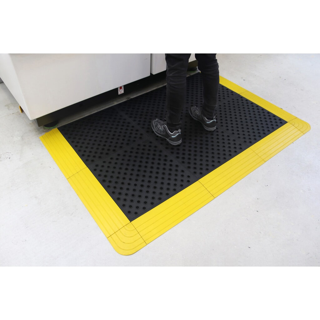 COBA Tapis anti-fatigue Fatigue Lock Premium, perforé, lxP 500 x 500 mm, noir N° de l'image du produit 3 : COBA Tapis anti-fatigue Fatigue Lock Premium, perforé, lxP 500 x 500 mm, noir