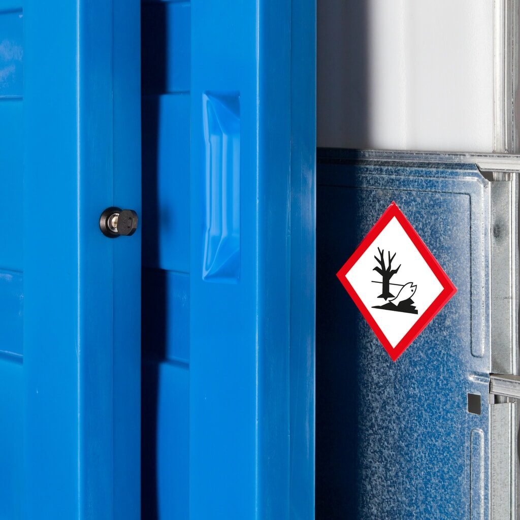 Dépôt à fûts en PE, HxlxP 2 170 x 3 200 x 1 740 mm, 2x IBC ou 8x 200 l N° de l'image du produit 8 : Dépôt à fûts en PE, HxlxP 2 170 x 3 200 x 1 740 mm, 2x IBC ou 8x 200 l