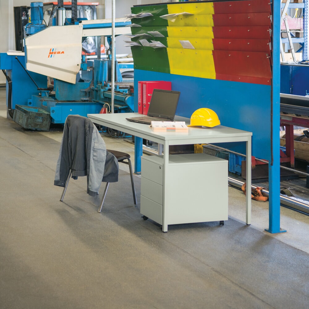 N° de l'image du produit 2 : Bureau HEMMDAL avec structure en tube d’acier à 4 pieds, haut. x larg. x prof. 750 x 1 200 x 800 mm