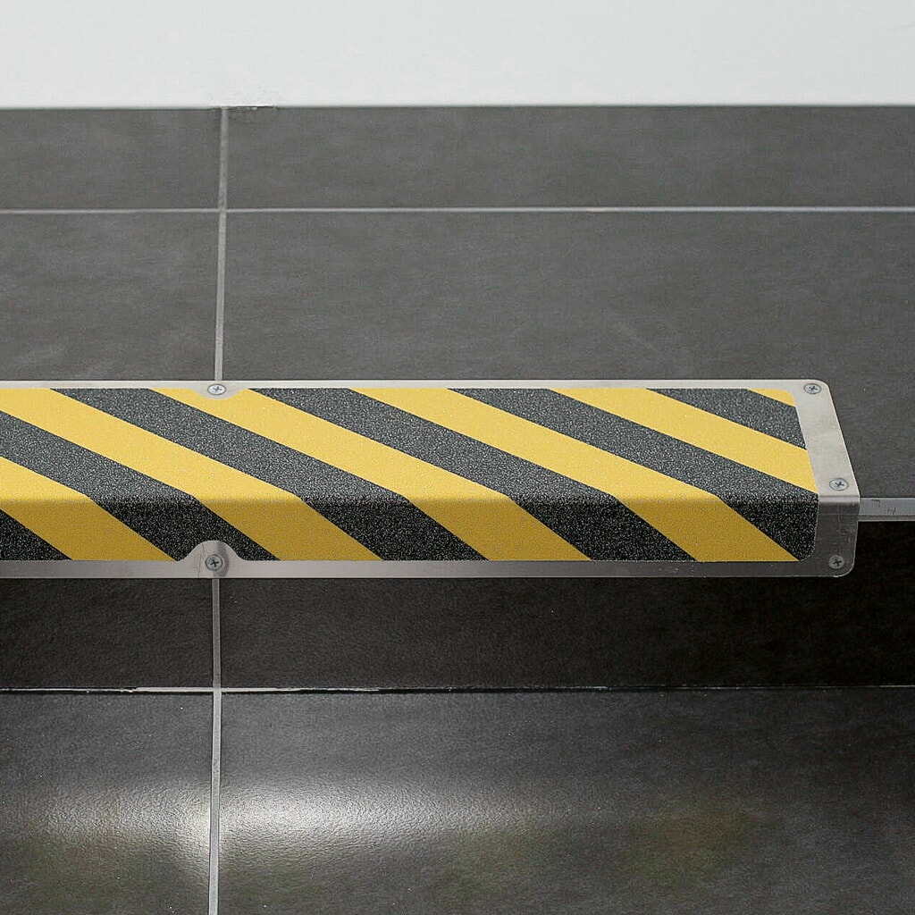 Tapis antidérapant « Achtung Stolpergefahr », L x l 635 x 114 mm Illustration du produit: Tapis antidérapant « Achtung Stolpergefahr », L x l 635 x 114 mm