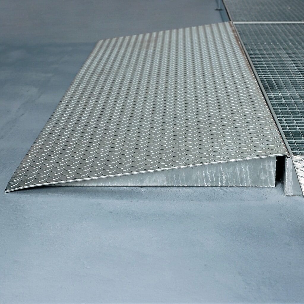 Rampe d’accès pour bacs plats en acier, l x L 470 x 850 mm Illustration du produit: Rampe d’accès pour bacs plats en acier, l x L 470 x 850 mm
