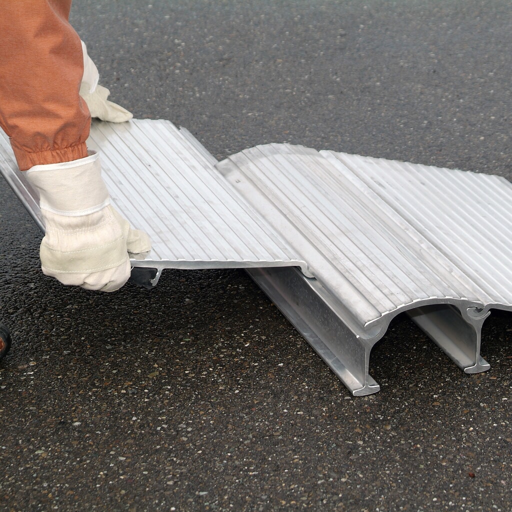 N° de l'image du produit 3 : Rampe passe-câbles pour câbles et tuyaux, capacité de charge 7 000 kg, longueur 860 mm