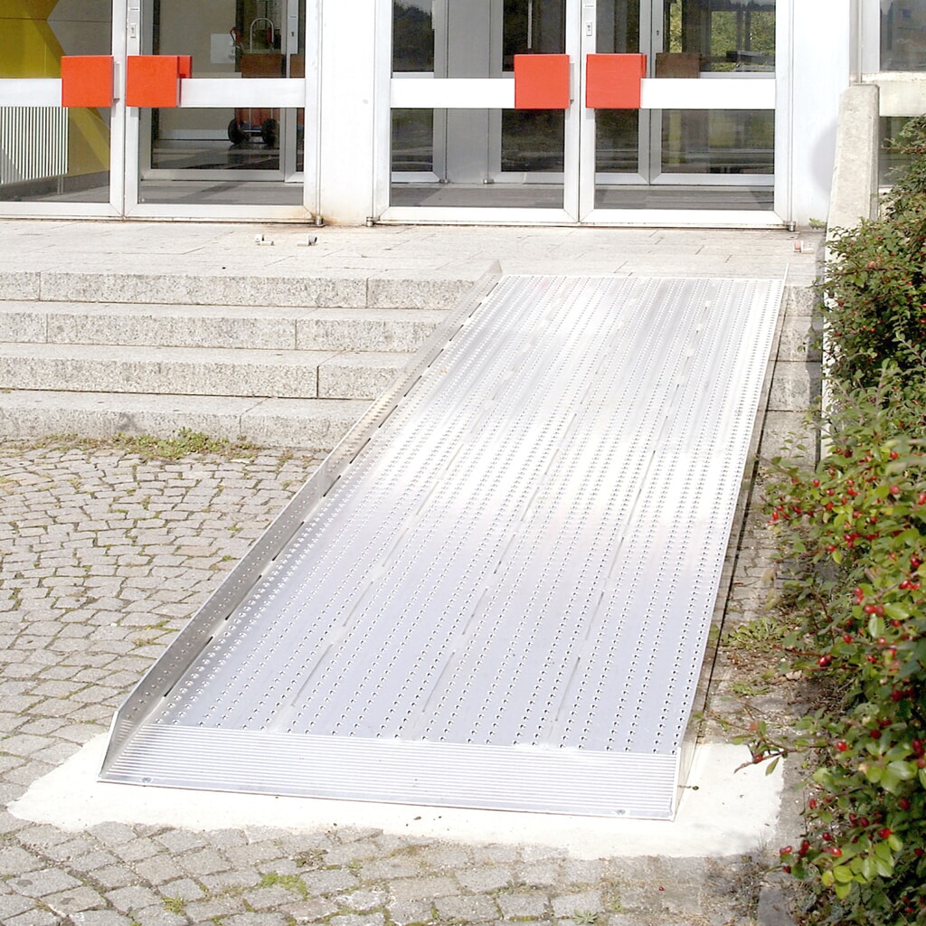 Rampe passe-câbles avec bavette d’appui, capacité de charge 400 kg, l x L 800 x 1 500 mm N° de l'image du produit 4 : Rampe passe-câbles avec bavette d’appui, capacité de charge 400 kg, l x L 800 x 1 500 mm