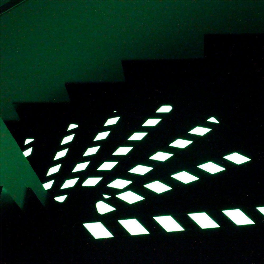 N° de l'image du produit 3 : Revêtement antidérapant m2™ phosphorescent, noir, rouleau, L x l 6 m x 25 mm