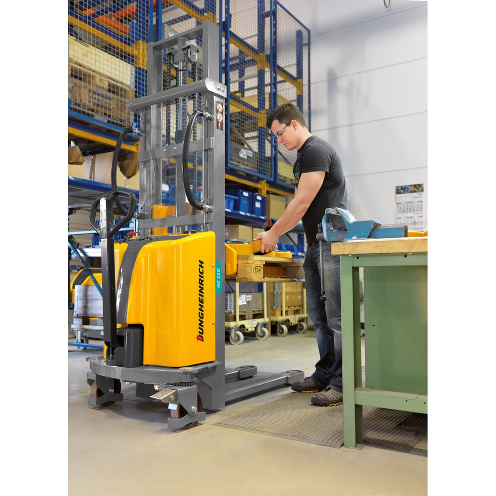 N° de l'image du produit 2 : Gerbeur électrique Jungheinrich HC 110, semi-électrique, mât télescopique double, hauteur de levage 2 500 mm, capacité de charge 1 000 kg