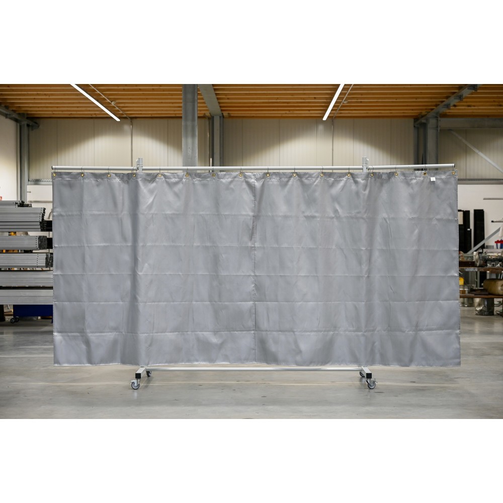 Produktabbildung Nr. 1: Mobiele beschermingswand met zwenkarmen, hitte-/spatbeschermingsdeken volgens DIN EN 13501-1, 3-delig, lamellen 2 mm, grijs/zilver