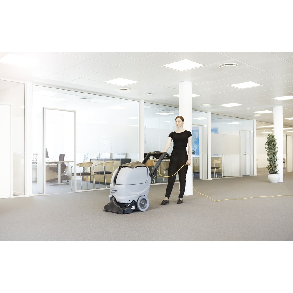 N° de l'image du produit 2 : Aspirateur eau et poussière Nilfisk® pour tapis ES300