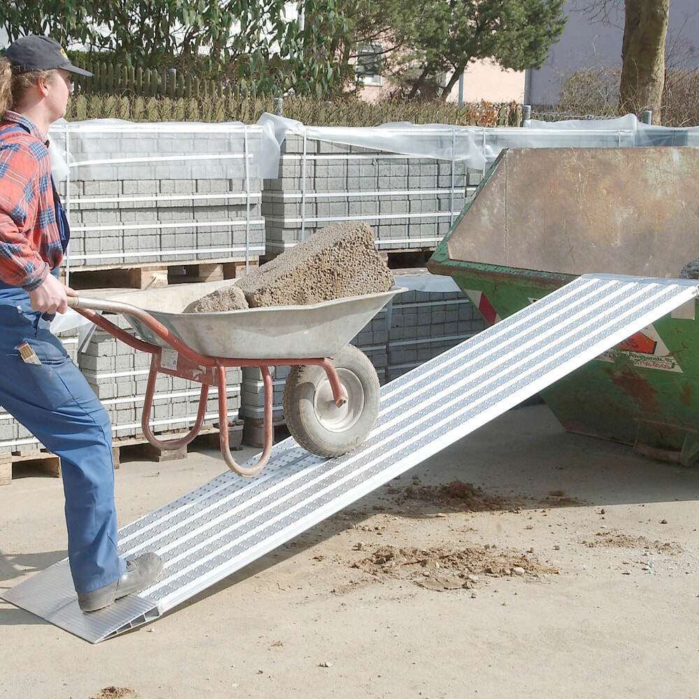 Productafbeelding nr. 8: Aluminium oprijplaat, slipvast, cap. 435 kg/stuk, bxl 200 x 1.500 mm