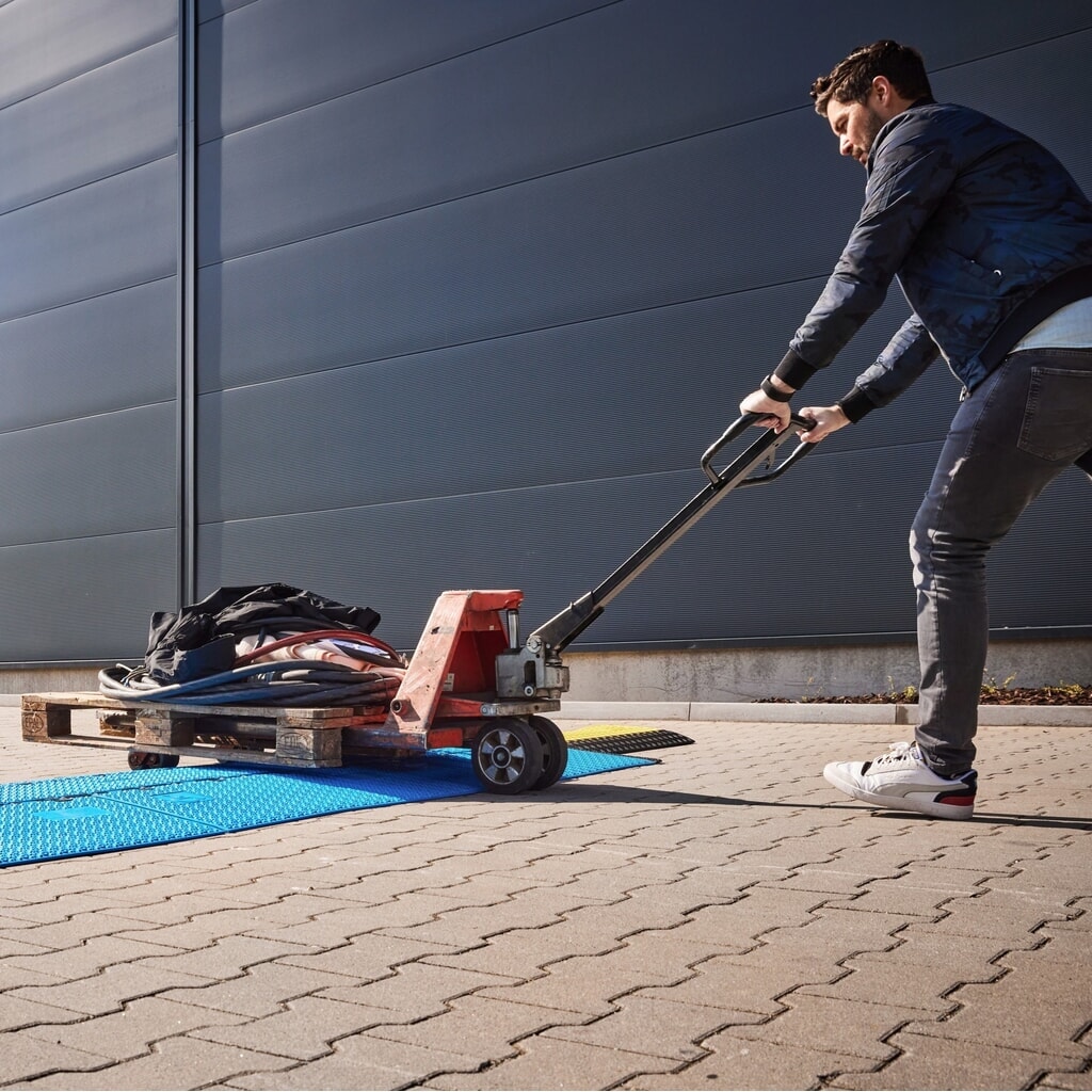 Productafbeelding nr. 8: Defender® by Adam Hall kabelbrug MIDI 5 2D oprijplaat, blauw