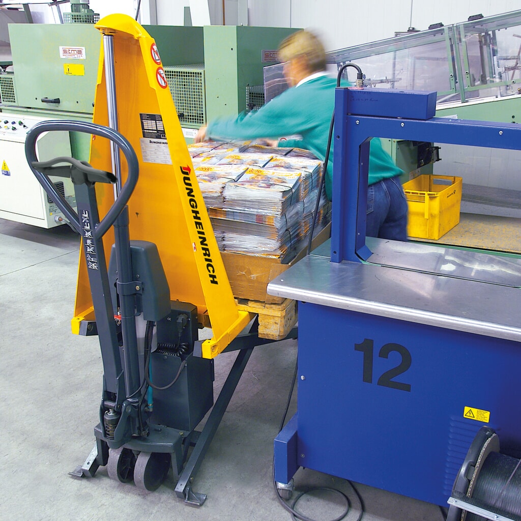 Schaarhefwagen Jungheinrich AMX 10e, draagvermogen 1.000 kg, vorklengte 1.150 mm, nylon Productafbeelding nr. 5: Schaarhefwagen Jungheinrich AMX 10e, draagvermogen 1.000 kg, vorklengte 1.150 mm, nylon