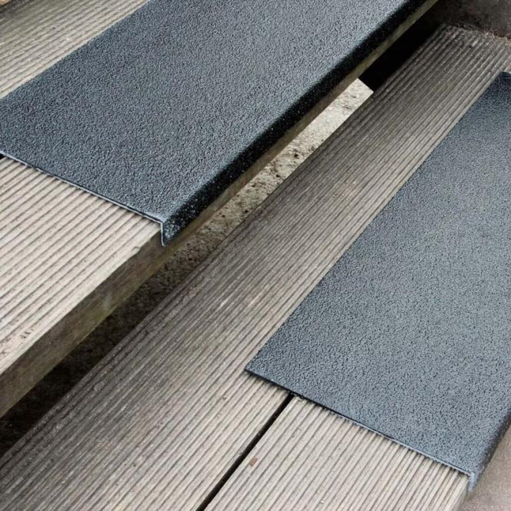 Randprofiel van GVK Medium, zwart, lengte 600 mm Product afbeelding: Randprofiel van GVK Medium, zwart, lengte 600 mm