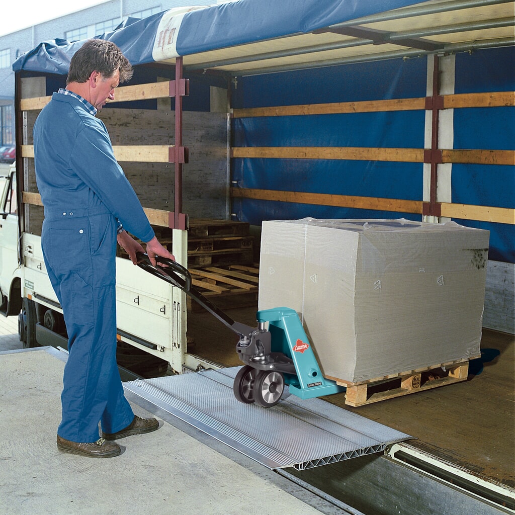 Productafbeelding nr. 1: Laadbrug, met handmatige valbeveiliging, cap. 4.000 kg, bxl 1.250 x 410 mm