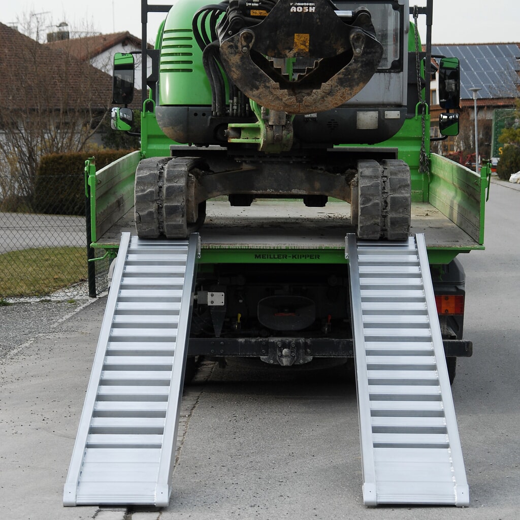 Laadrails met roeden, zonder rand, cap. 1.660 kg/paar, lengte 2.340 mm Product afbeelding: Laadrails met roeden, zonder rand, cap. 1.660 kg/paar, lengte 2.340 mm