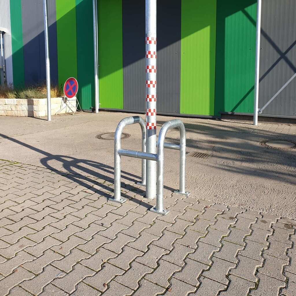 Aanrijbescherming voor pilaren MORAVIA, buiten, thermisch verzinkt, hoogte 600 mm, voor pilaarafmetingen (bxd) 600 x 600 mm Productafbeelding nr. 9: Aanrijbescherming voor pilaren MORAVIA, buiten, thermisch verzinkt, hoogte 600 mm, voor pilaarafmetingen (bxd) 600 x 600 mm