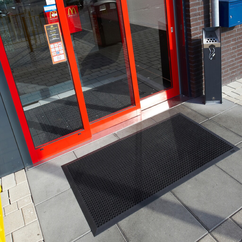 NoTrax deurmat Oct-O-Flex Bevelled™, BxL 700 x 900 mm, zwart Productafbeelding nr. 3: NoTrax deurmat Oct-O-Flex Bevelled™, BxL 700 x 900 mm, zwart