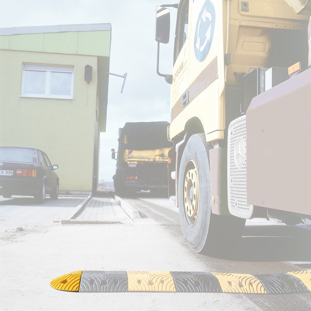 Verkeersdrempel van rubber, < 10 km/u, afsluitelement, geel Product afbeelding: Verkeersdrempel van rubber, < 10 km/u, afsluitelement, geel