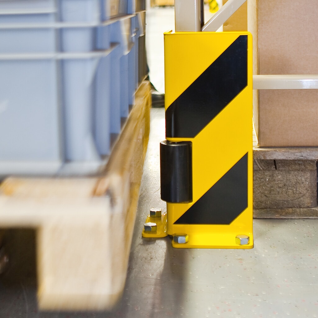 Aanrijbescherming met geleidingsrol, hoekprofiel, hxbxd 400 x 160 x 160 mm Product afbeelding: Aanrijbescherming met geleidingsrol, hoekprofiel, hxbxd 400 x 160 x 160 mm