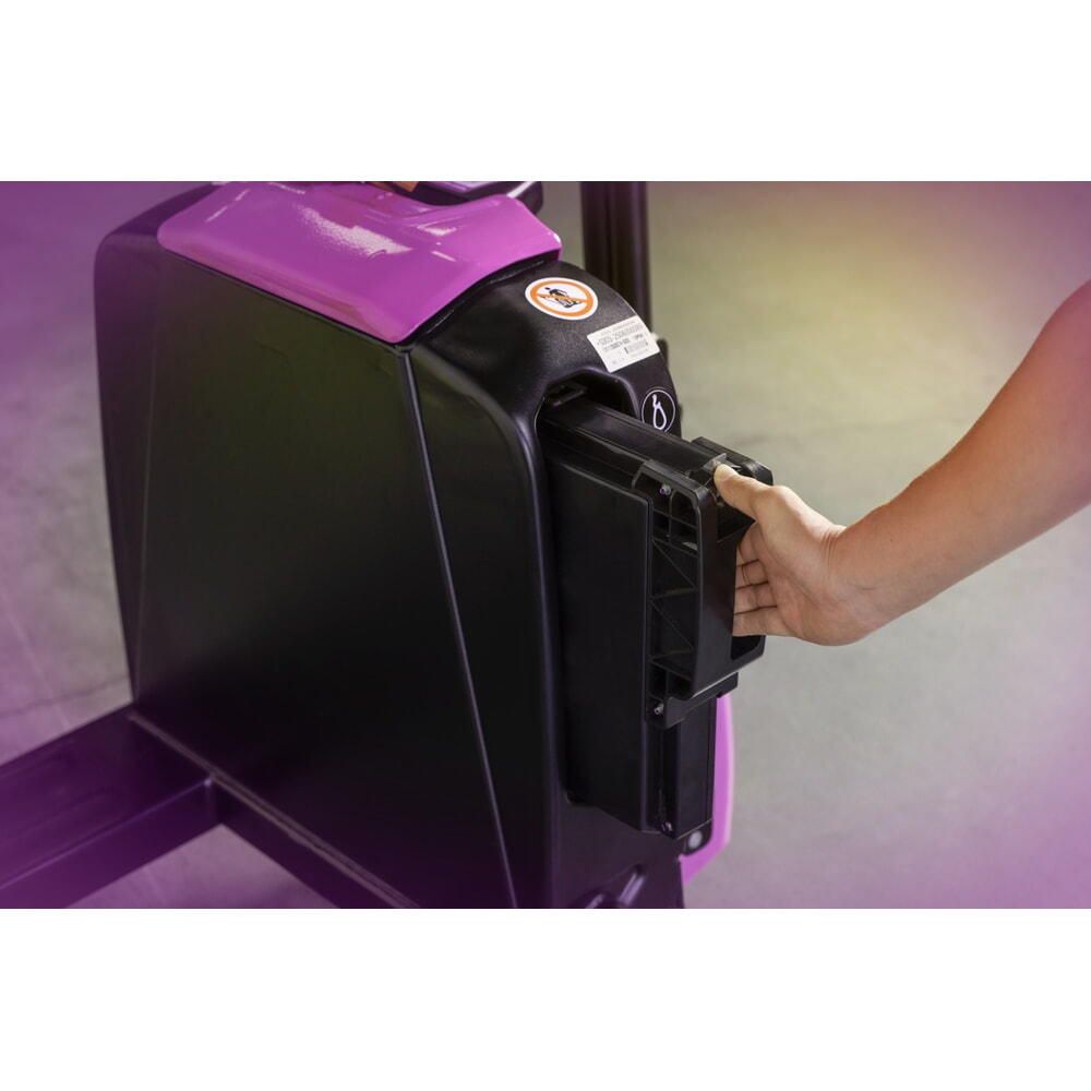 N° de l'image du produit 11 : Transpalette électrique AntOn par Jungheinrich PTL 1.5 avec roues de support, extra-large pour palettes spéciales, capacité de charge 1 500 kg, longueur de fourche 1.150 mm
