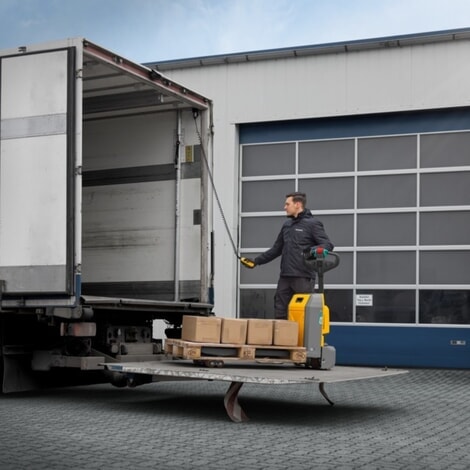N° de l'image du produit 8 : Transpalette électrique Jungheinrich AME 18, capacité de charge 1&nbsp;800&nbsp;kg, longueur de fourche 800&nbsp;mm, galets tandem