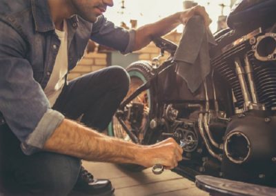 Outillage moto : guide et checklist pour assurer l’entretien