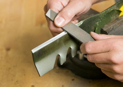 Affûter et entretenir un taille-haie : comment faire ?